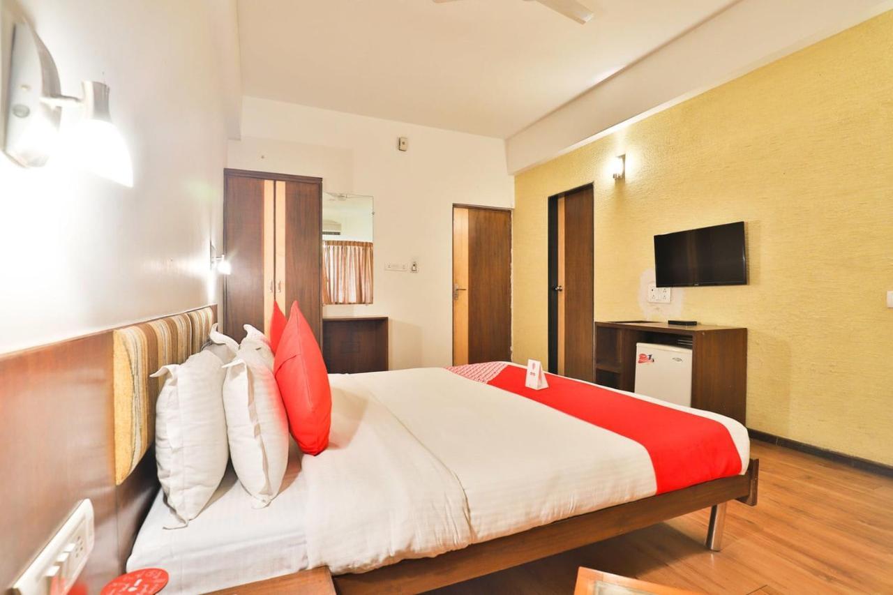 Hotel President Inn By Sky Stays Gandhinagar Extérieur photo