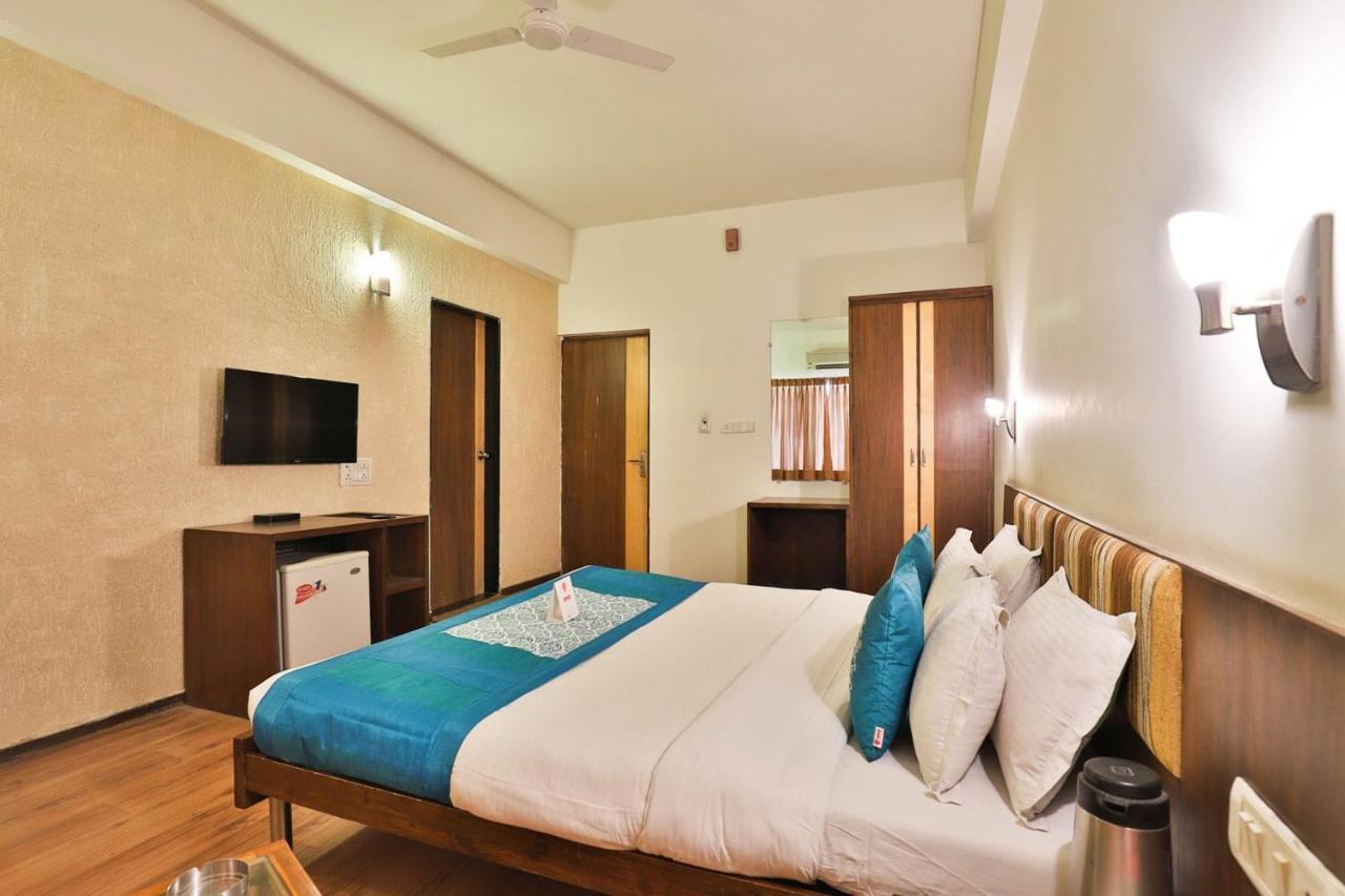 Hotel President Inn By Sky Stays Gandhinagar Extérieur photo